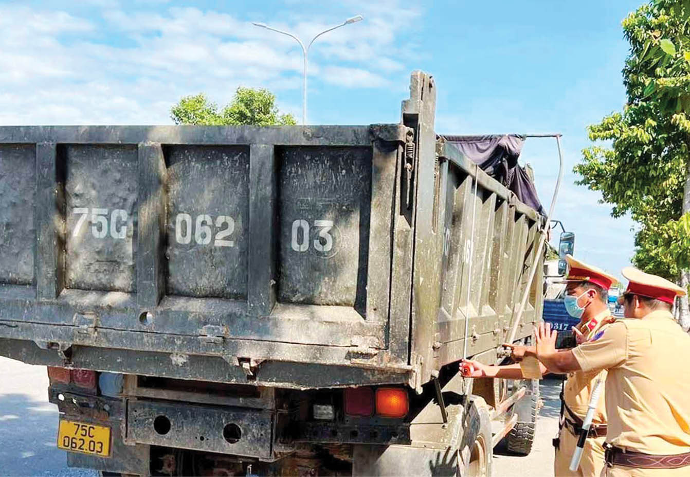 Xử lý xe quá tải, nồng độ cồn Thường xuyên, liên tục