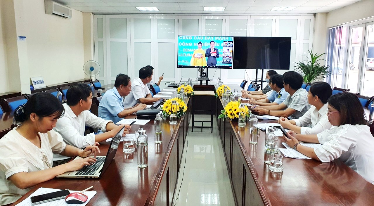 Kết nối, đẩy mạnh tiêu thụ sản phẩm nông nghiệp, công nghiệp tiêu biểu