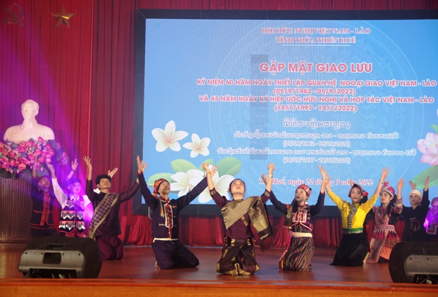 Gặp mặt giao lưu giữa học sinh, sinh viên Thừa Thiên Huế với các tỉnh nước bạn Lào