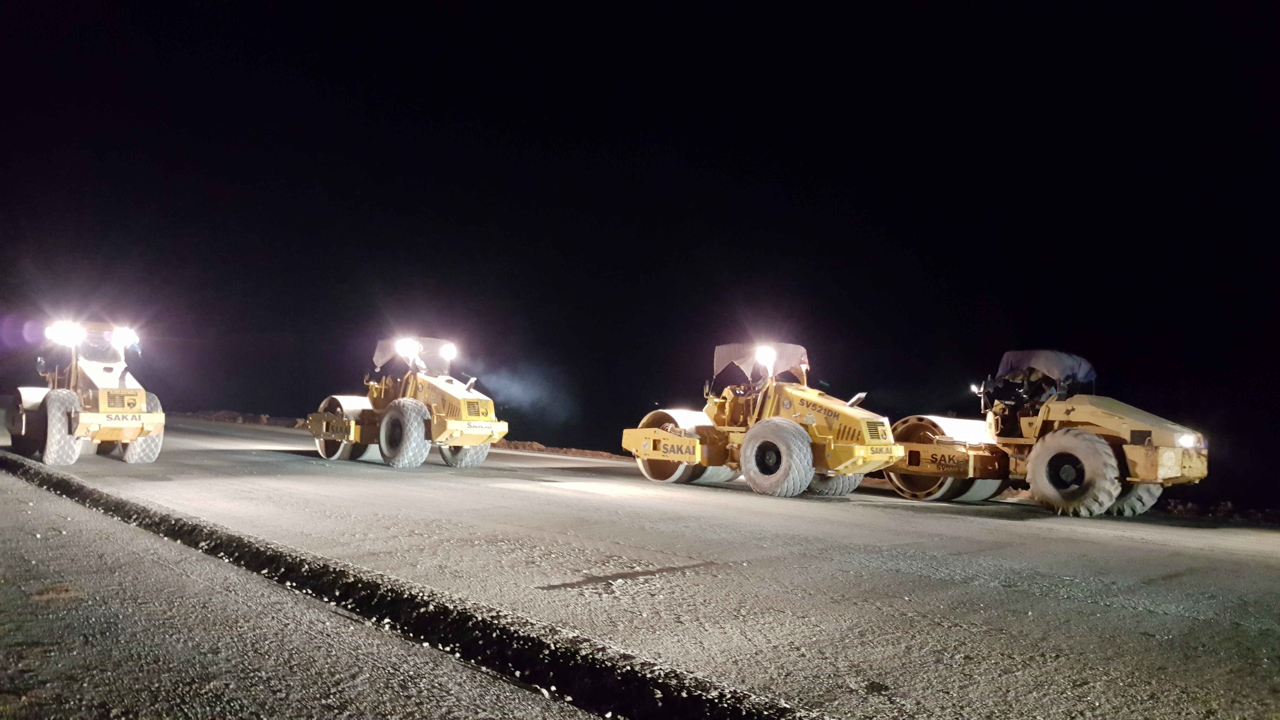 Thi công đêm trên công trình Cam Lộ - La Sơn