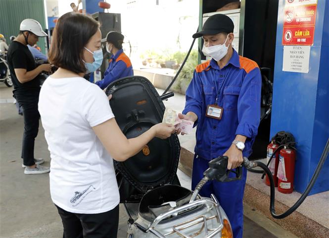 Bộ Tài chính đề xuất giảm 50 thuế tiêu thụ đặc biệt, thuế giá trị gia tăng với xăng, dầu