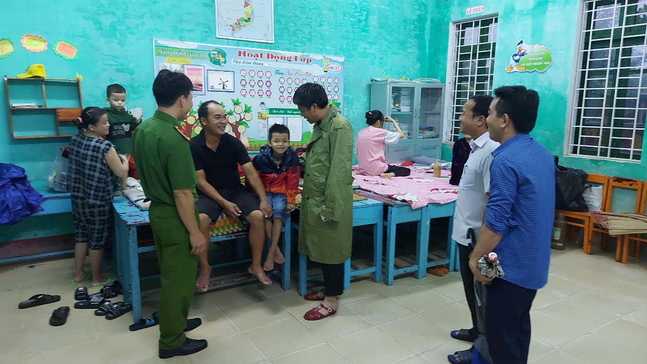 Trường học, nơi người dân an tâm trú bão