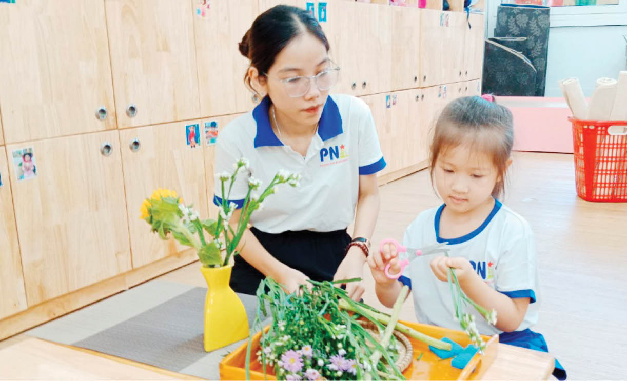 Quanh quẩn ở nhà và nỗi buồn con trẻ