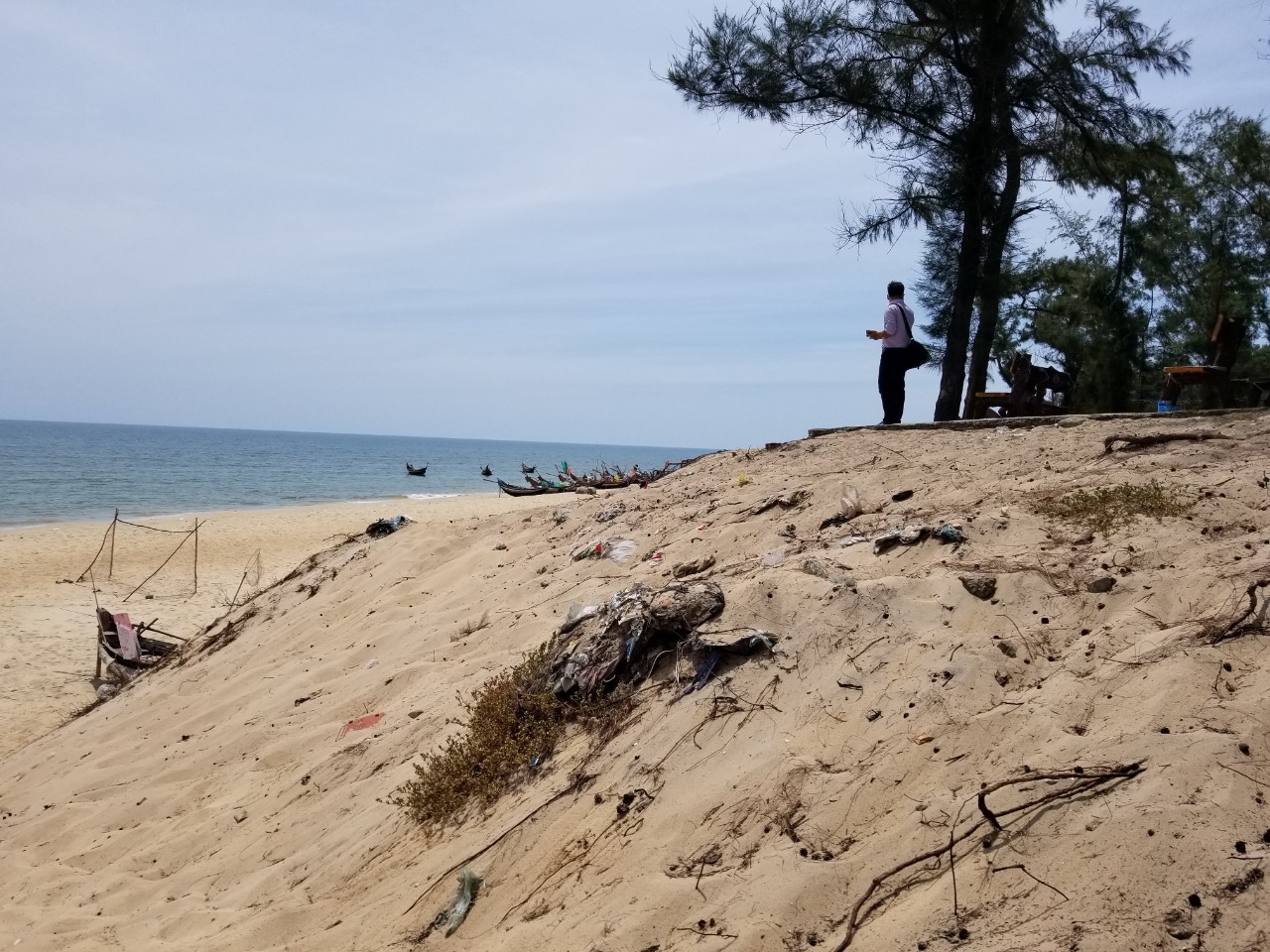 Sạt lở biển diễn biến phức tạp