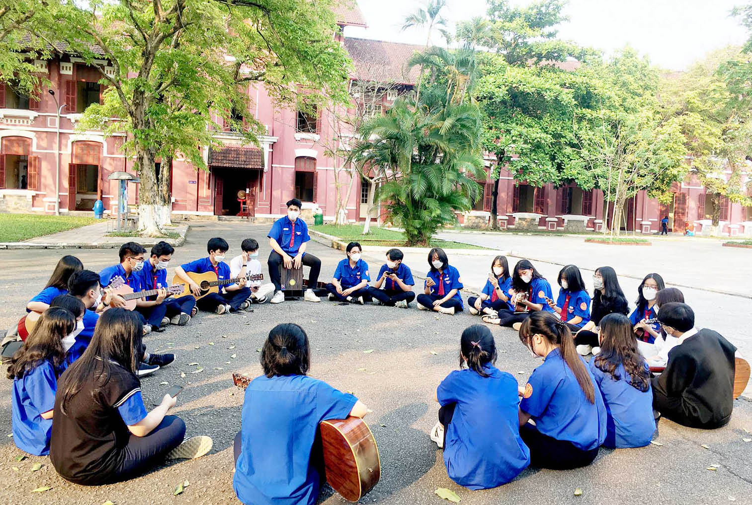 “Hãy dành 5 phút trò chuyện với con mỗi ngày”