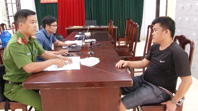 Bắt đối tượng chuyên trộm tài sản lúc rạng sáng