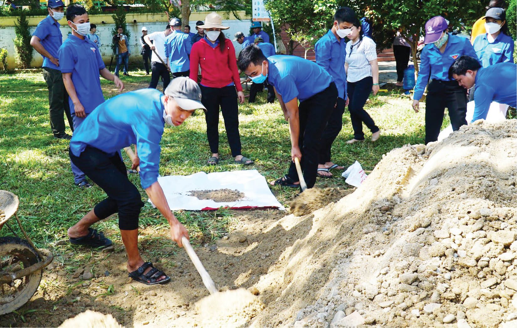 Khát vọng xây dựng quê hương