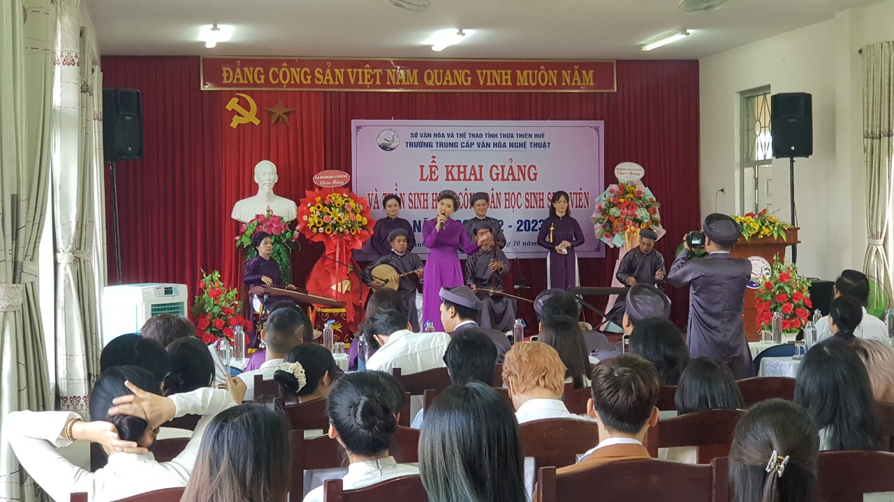 Trường Trung cấp Văn hóa nghệ thuật khai giảng năm học mới