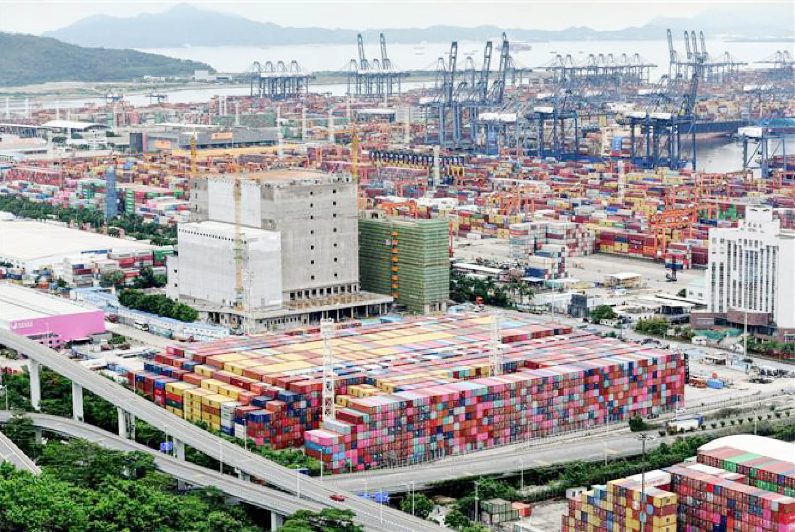 Suy thoái toàn cầu không phải là không thể tránh khỏi