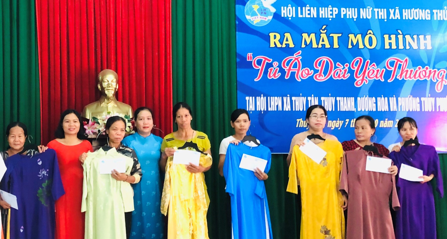 Lan tỏa yêu thương qua từng chiếc áo dài