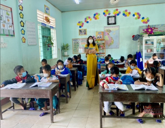 Phát triển ngôn ngữ viết cho 190 học sinh tiểu học Cơ tu, Pa Kô và Tà ôi