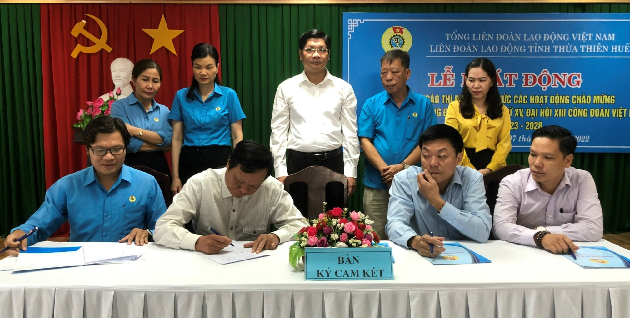 Phát động phong trào thi đua chào mừng đại hội công đoàn các cấp