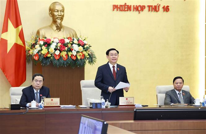 Ủy ban Thường vụ Quốc hội thảo luận phương án điều chỉnh tiền lương và các vấn đề quan trọng khác