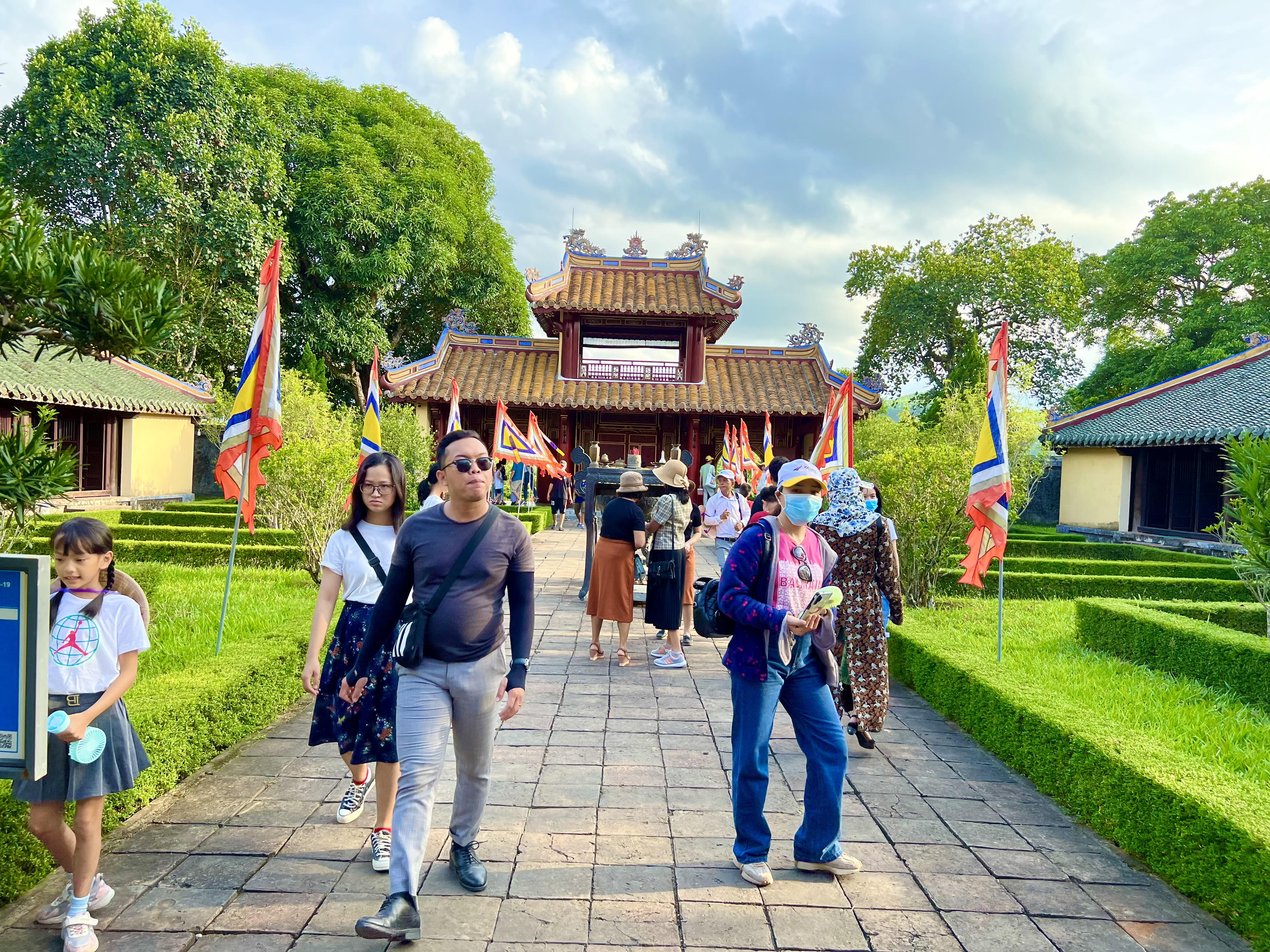 Over 1 5m visitors to Hue last 3 quarters