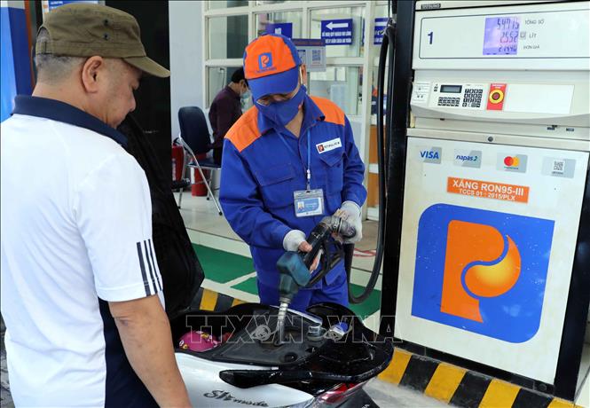 Lượng hàng tồn kho xăng dầu đủ đáp ứng nhu cầu