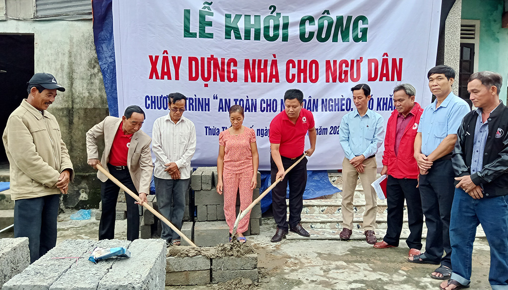 Xây nhà cho ngư dân có hoàn cảnh khó khăn