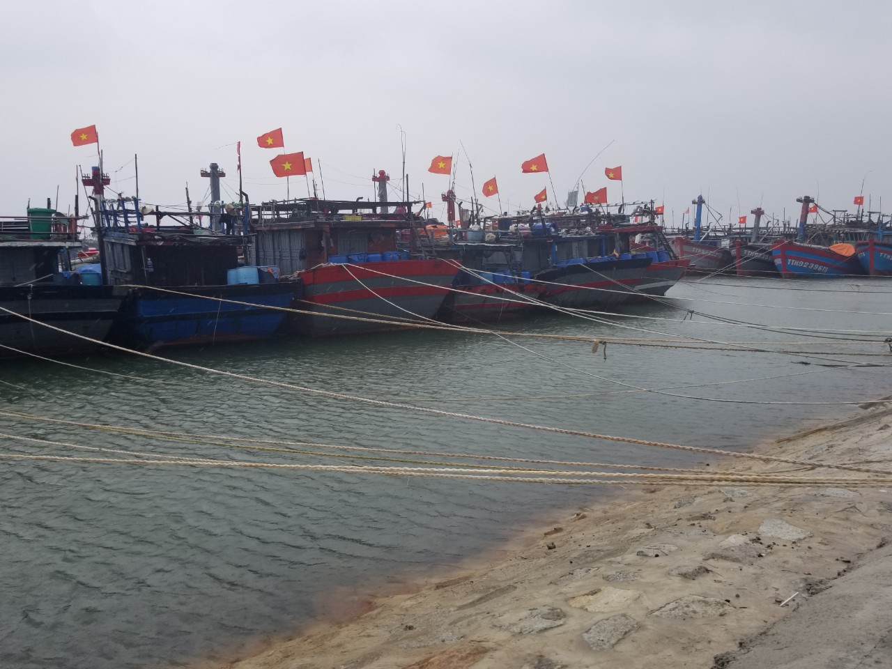 Toàn bộ tàu thuyền trên địa bàn tỉnh đã vào bờ tránh trú an toàn