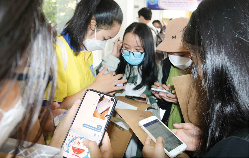 “Pass” đồ cũ thành “trend” đầu năm học