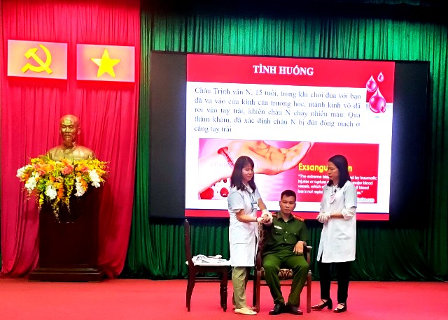 Trang bị kỹ năng cứu thương, phòng chống tại nạn thương tích cho cán bộ, chiến sĩ, công nhân viên lao động