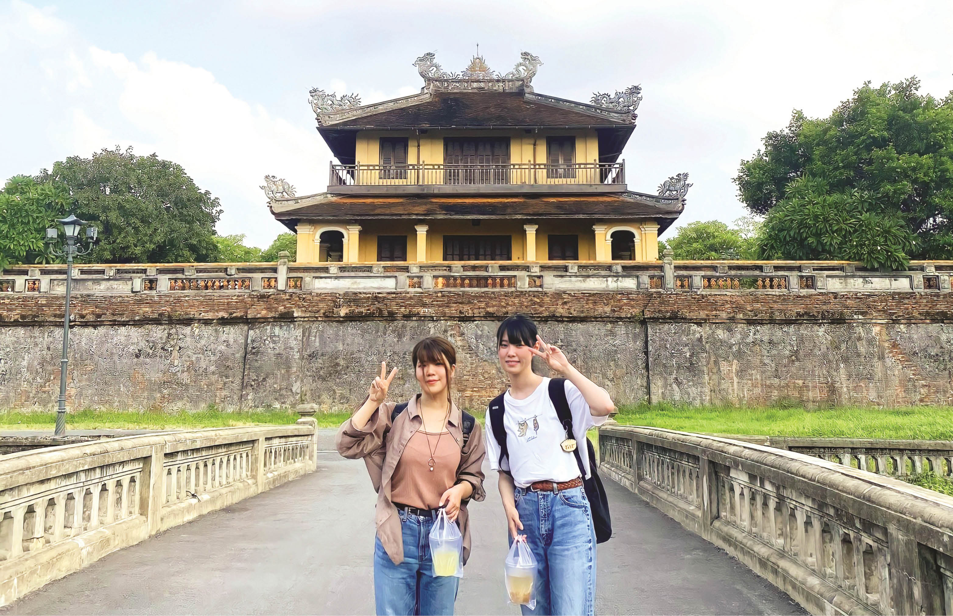 Người Nhật trải nghiệm văn hóa Huế