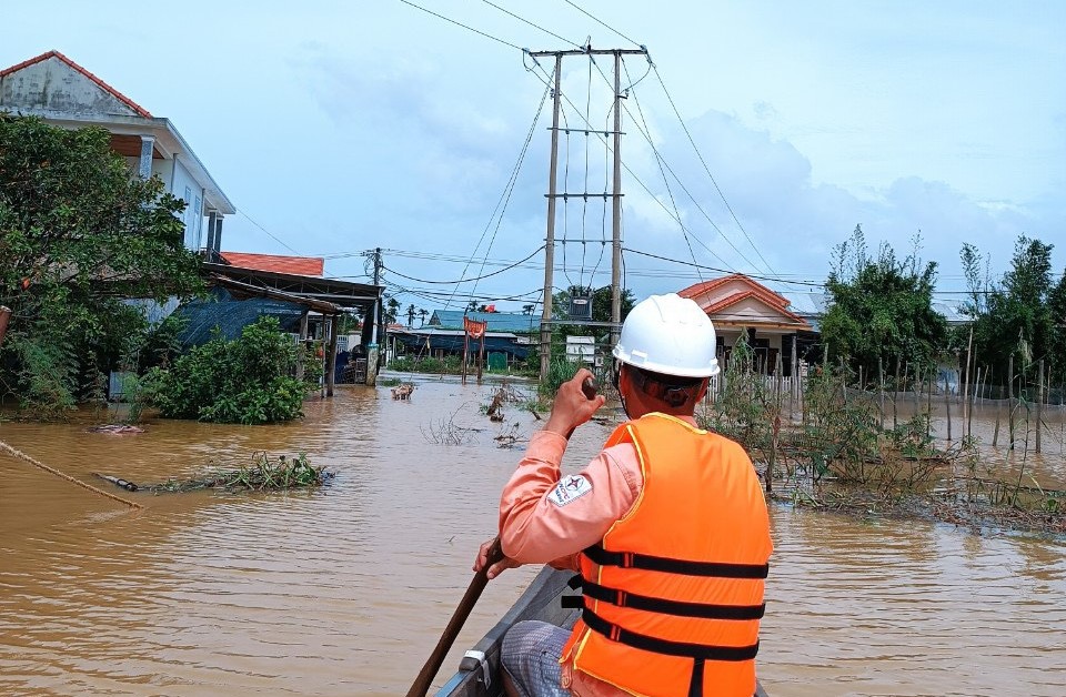 Gần 150 ngàn khách hàng mất điện trên toàn tỉnh
