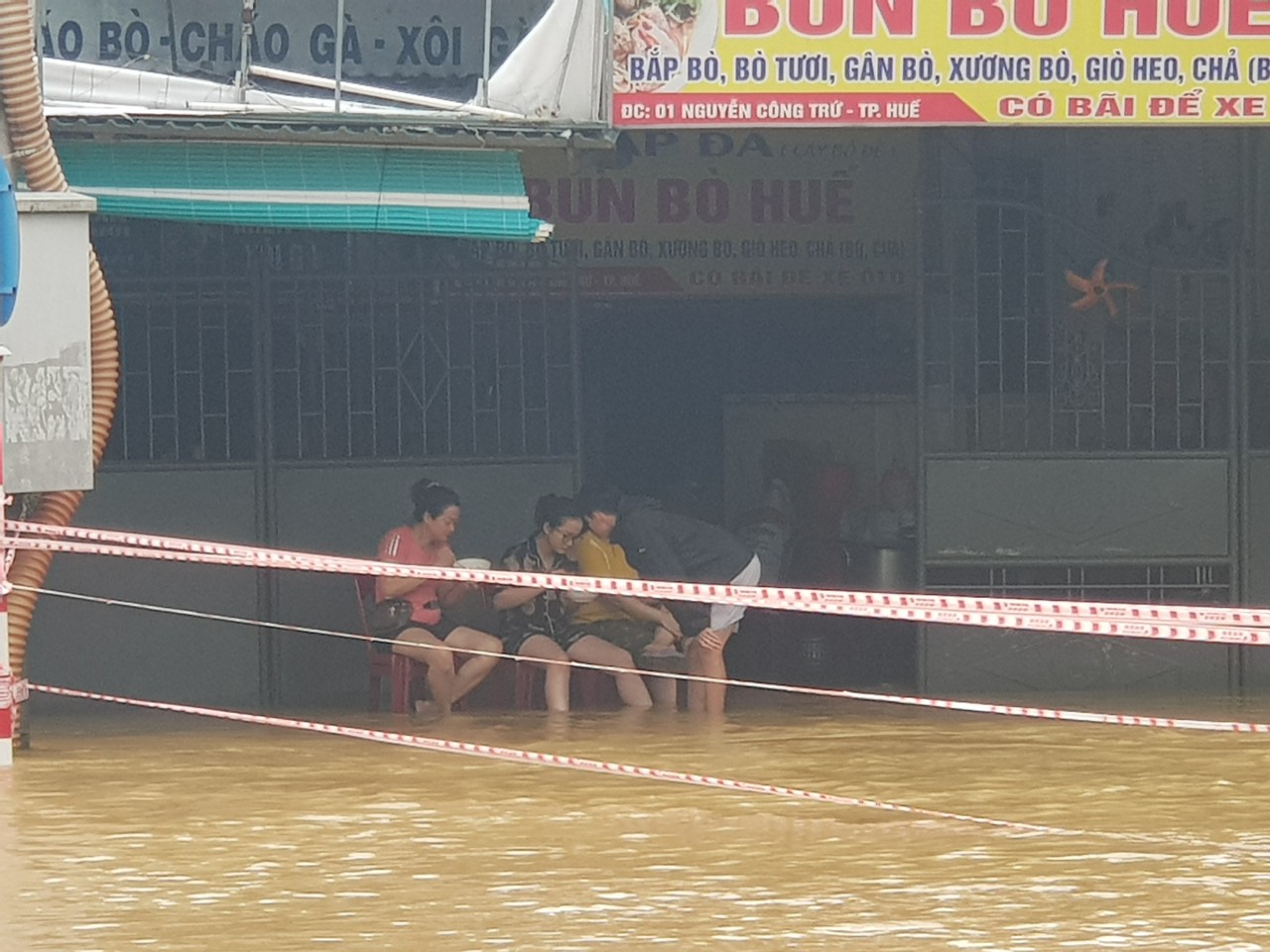 Quy trình xử lý nước ăn uống trong mùa lũ