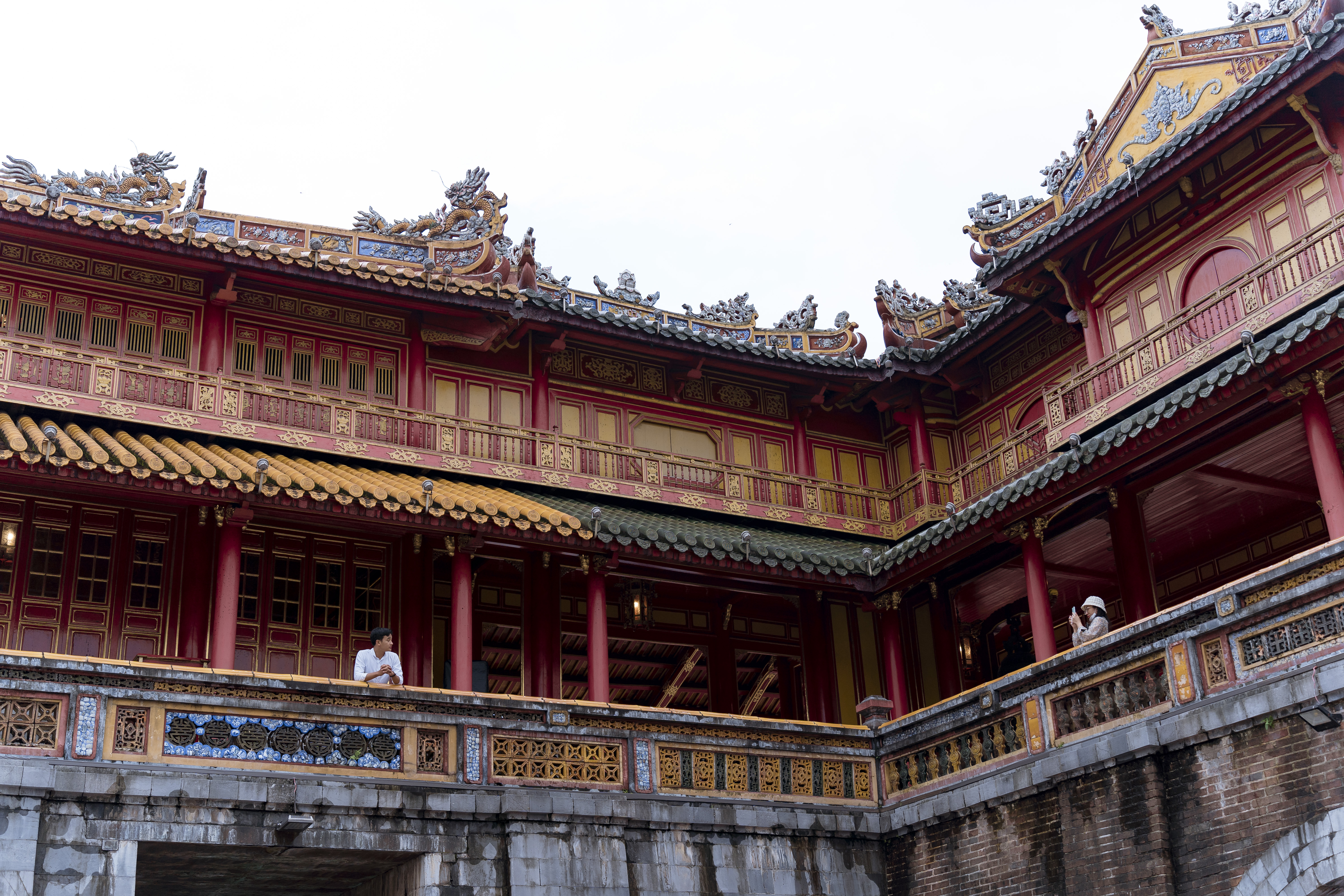 Du khách trở lại tham quan di sản Huế sau lũ