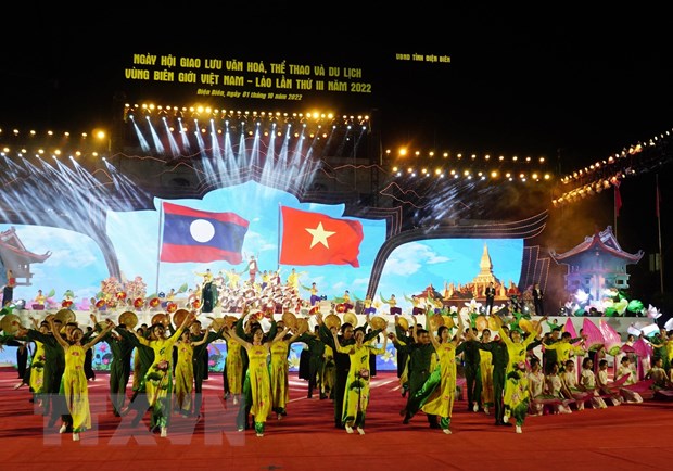 Báo chí Lào ca ngợi tình đoàn kết, hữu nghị đặc biệt với Việt Nam