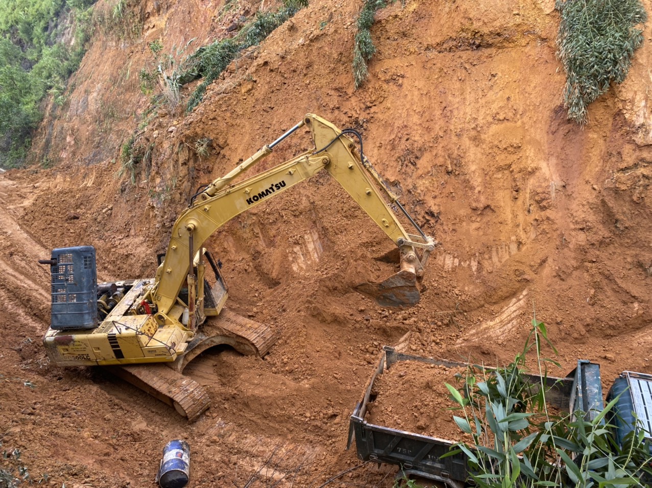 Thông tuyến Quốc lộ 49 qua đèo Kim Quy
