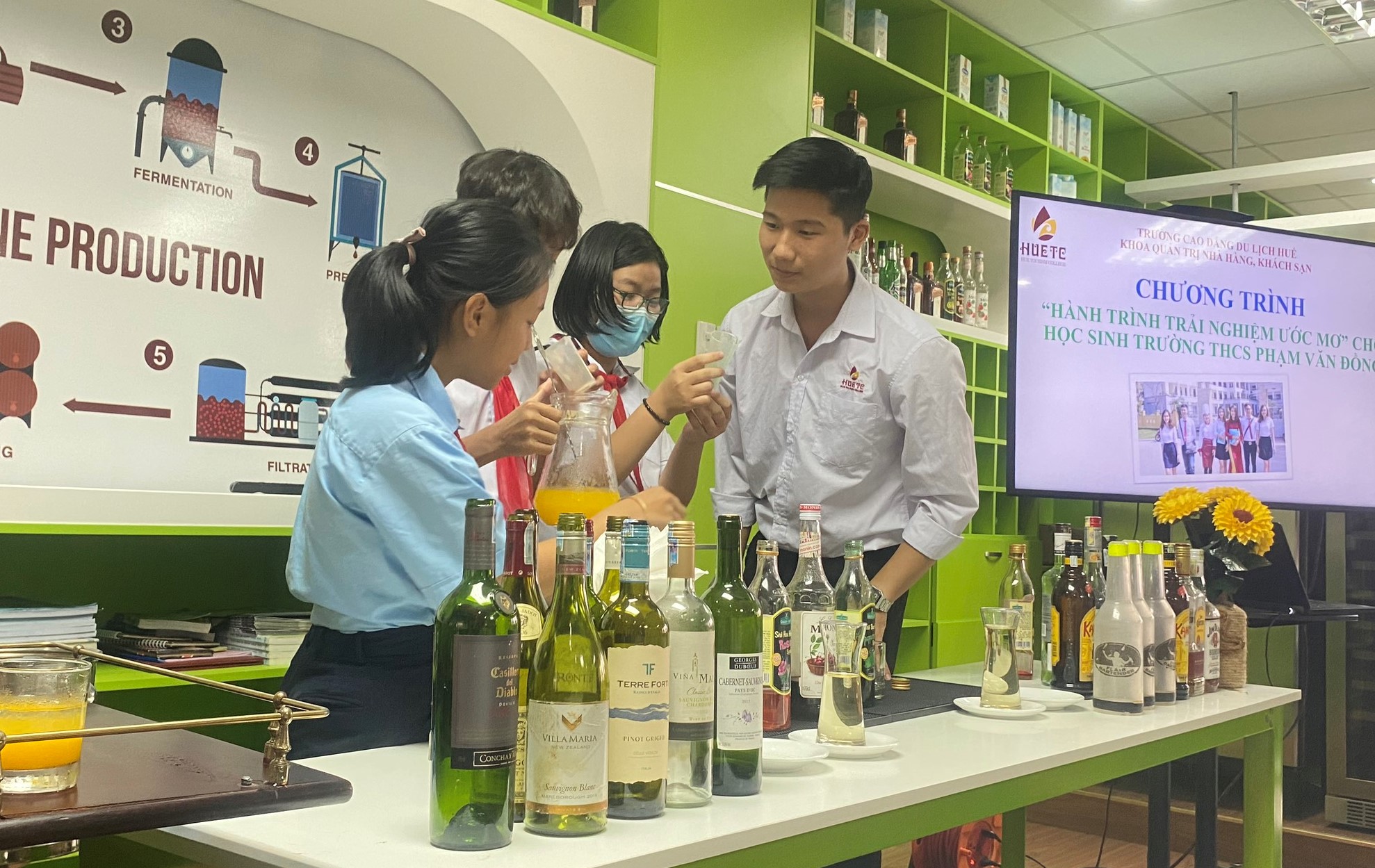 Tư vấn, hướng nghiệp cho học sinh thông qua trải nghiệm thực tế