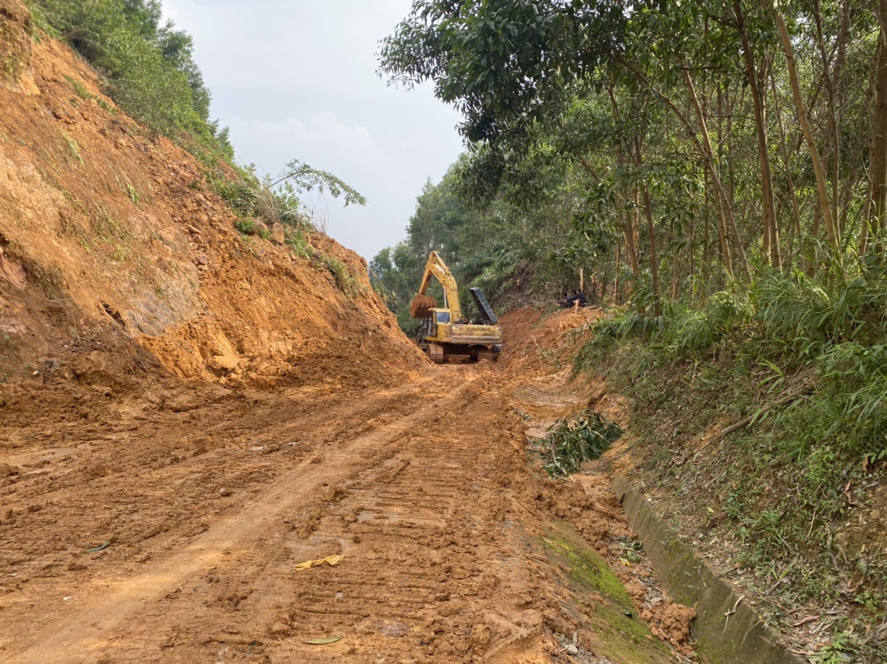 “Đóng” Quốc lộ 49 để khắc phục sạt lở