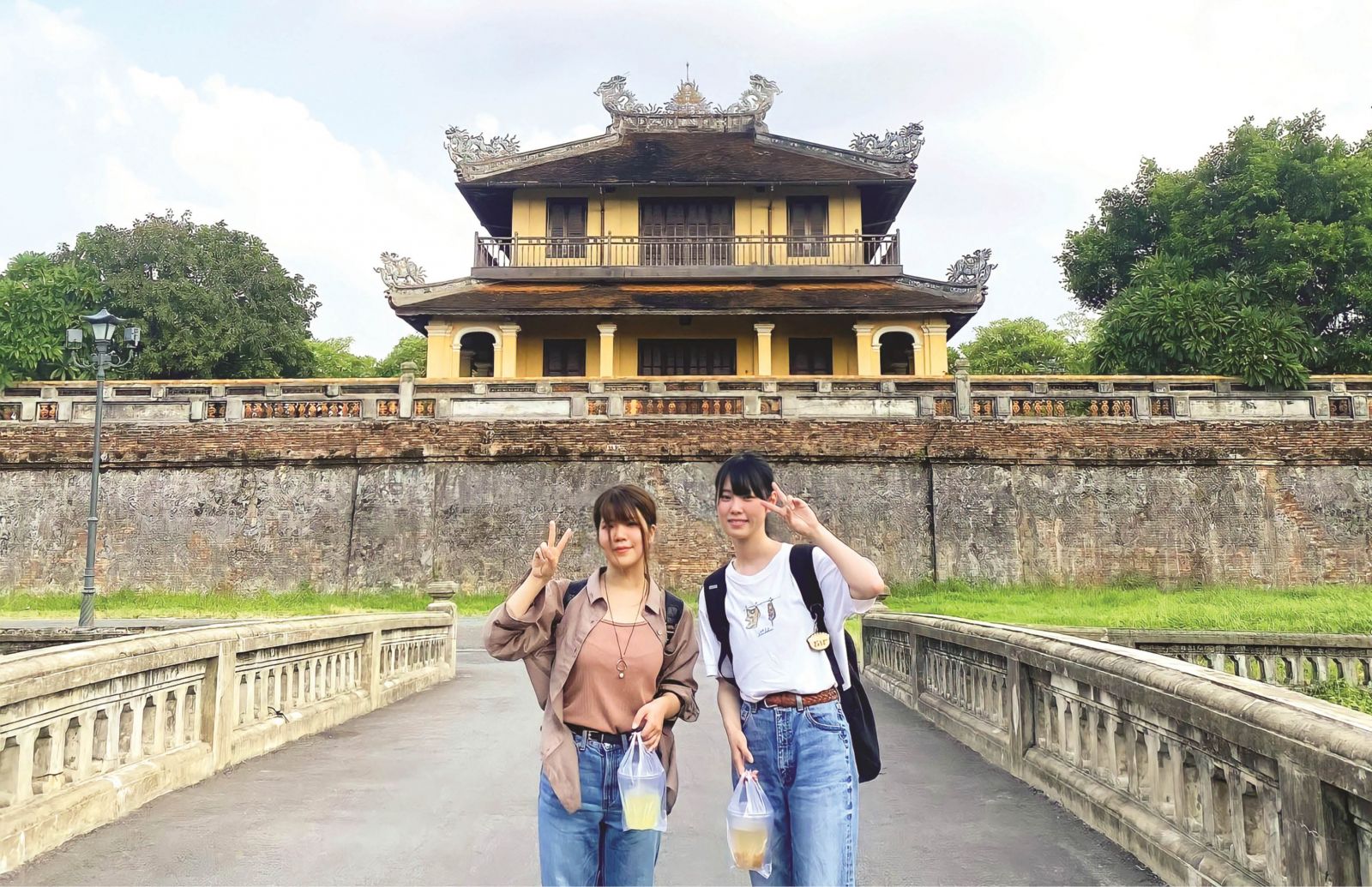 Japanese people experiencing Hue culture