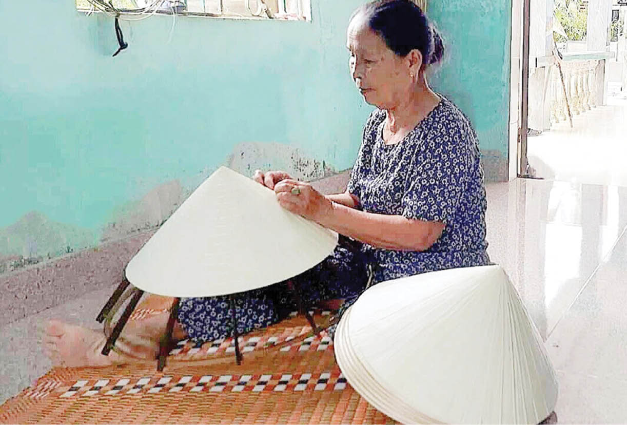 Giữ hồn quê qua từng chiếc nón