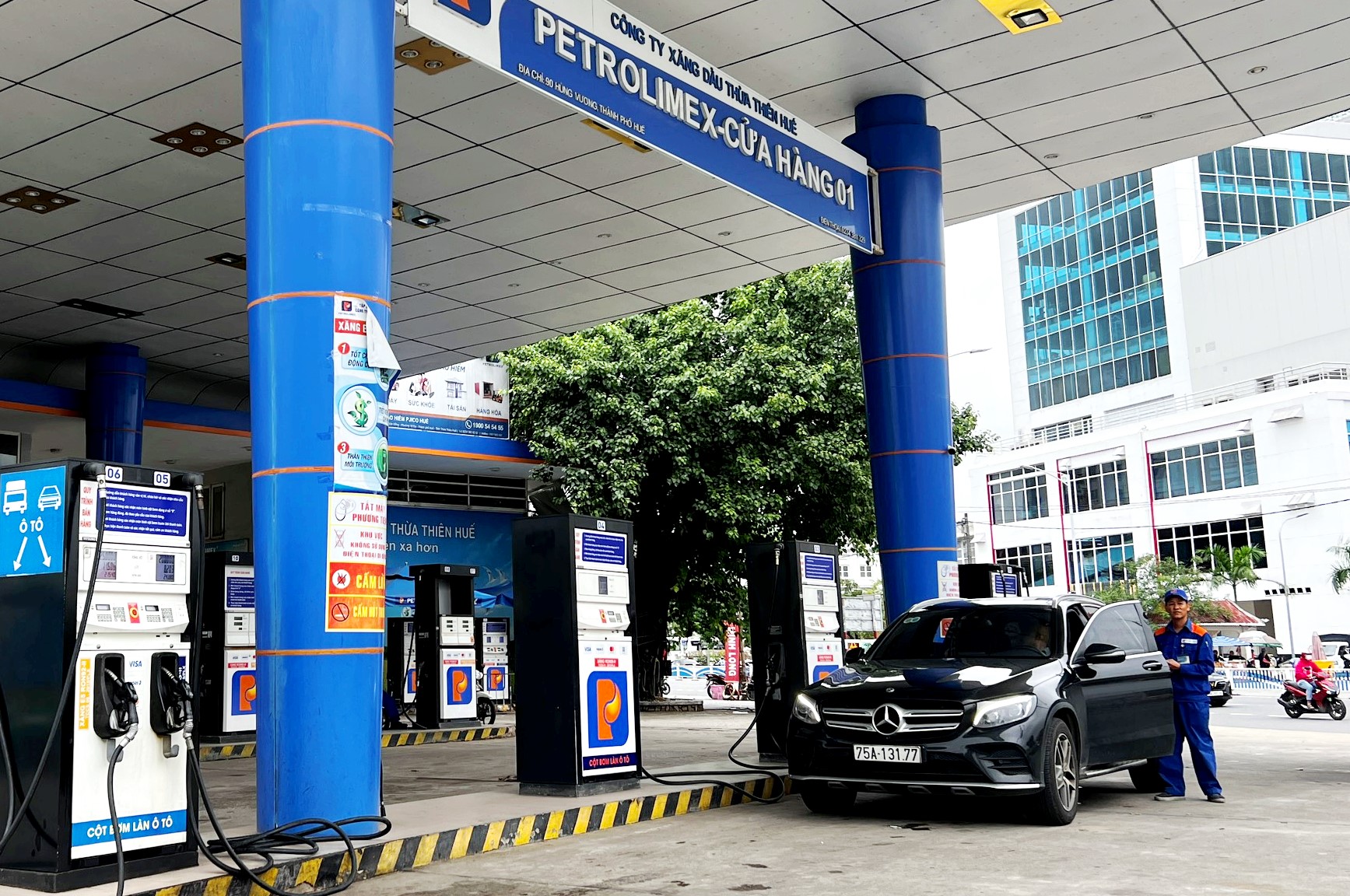 Giá xăng, dầu tiếp tục tăng nhẹ