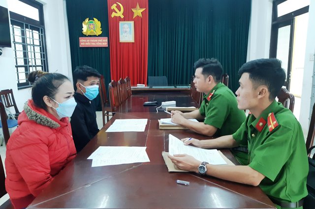 Giả vờ mua hàng để trộm tài sản