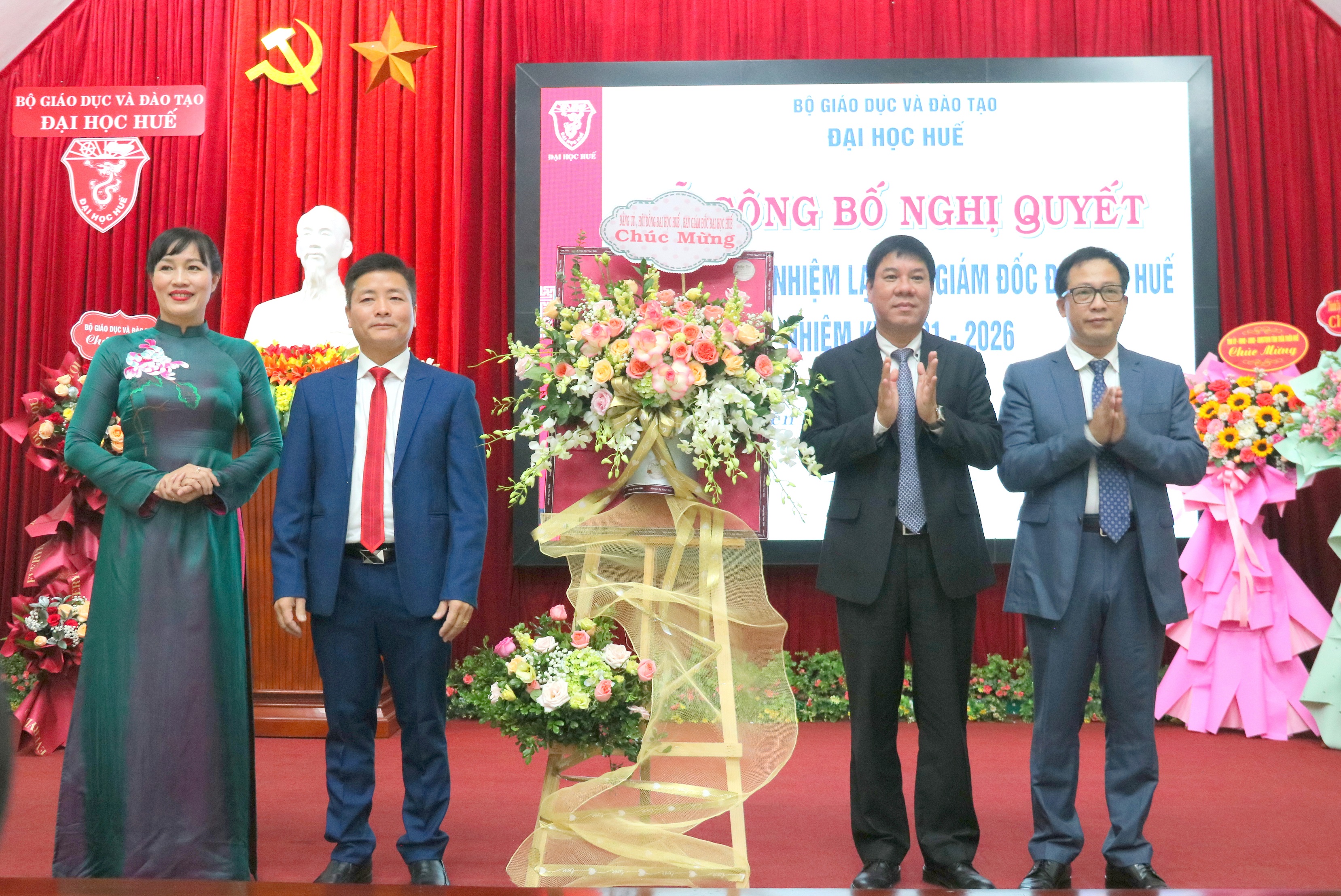 Công bố Nghị quyết bổ nhiệm, bổ nhiệm lại Phó giám đốc Đại học Huế