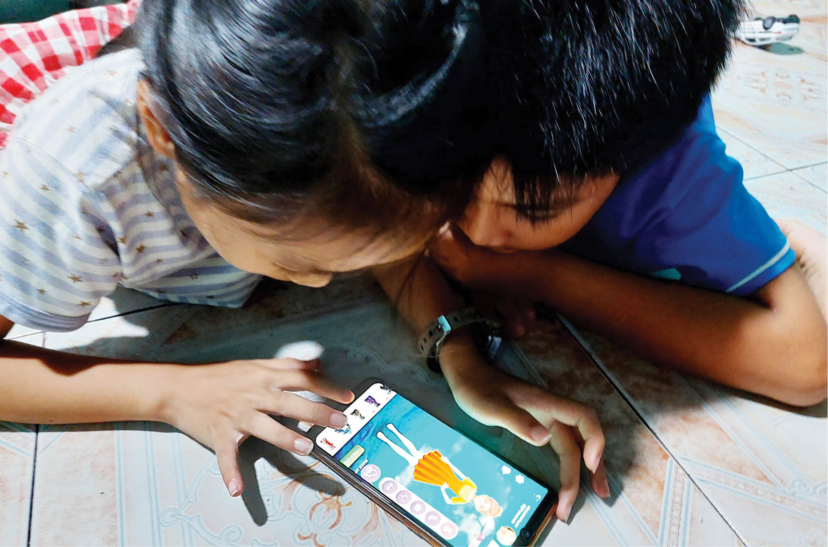 Điện thoại thông minh và những đứa trẻ tuổi teen