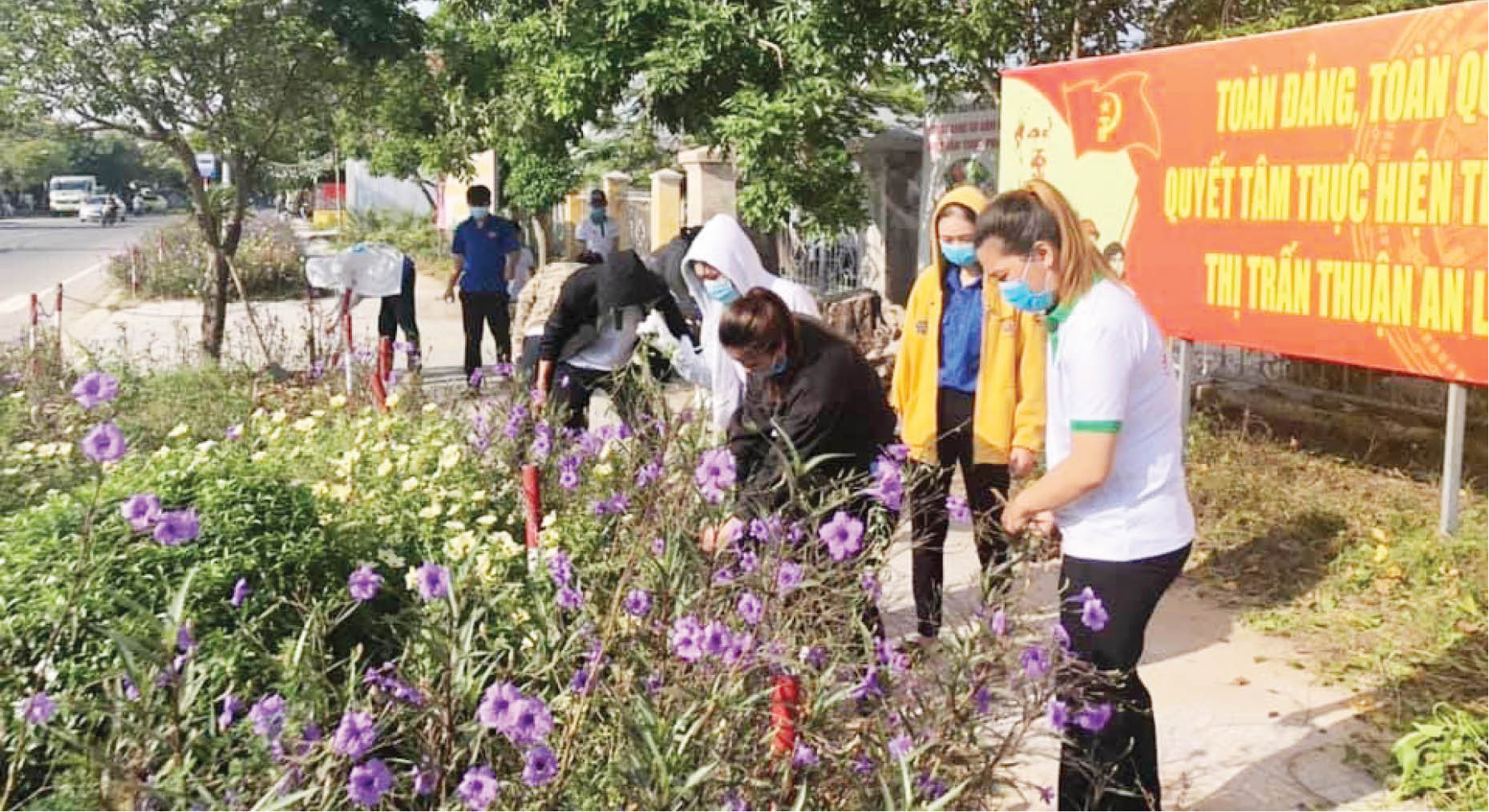 Nét đẹp văn hóa từ “Tuyến đường sáng, xanh, sạch, đẹp, an toàn”