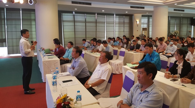 Phổ biến các quy định về pháp luật lao động và quan hệ lao động