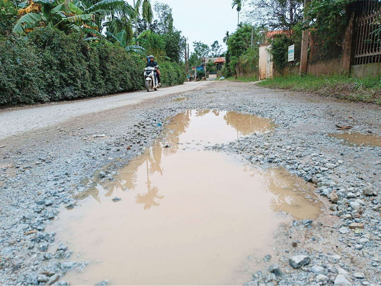 Chậm khắc phục mặt đường hư hỏng