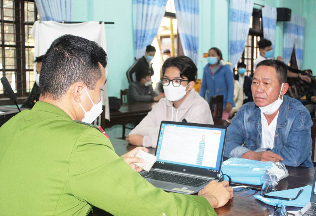 Phong Điền nỗ lực hoàn thành cấp căn cước công dân gắn chíp