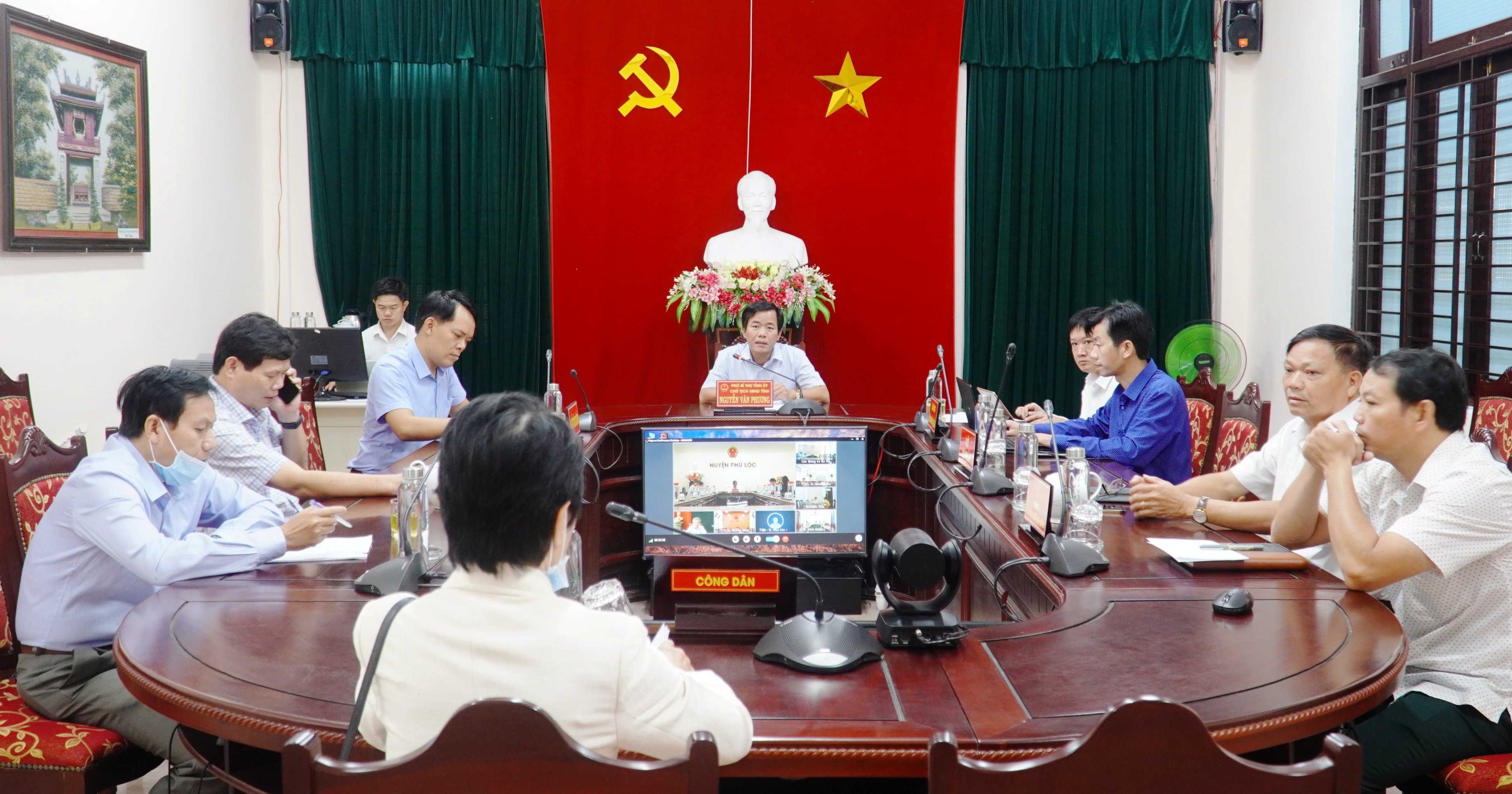 Chủ tịch UBND tỉnh Nguyễn Văn Phương tiếp công dân định kỳ
