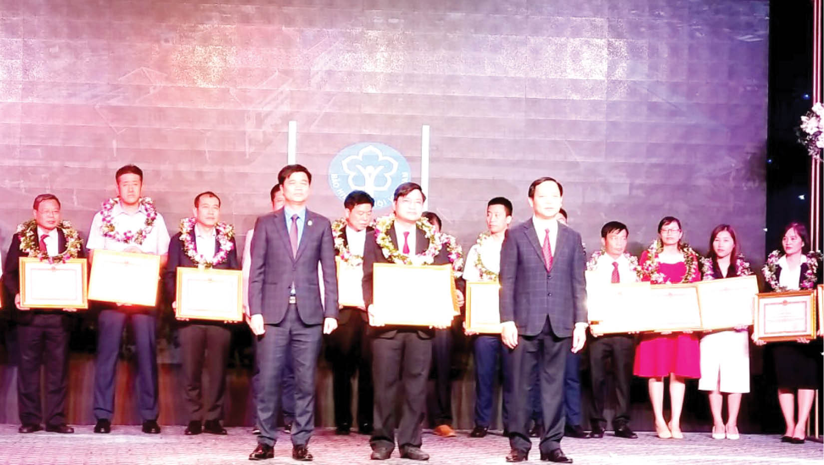 Phần thưởng cho những cống hiến