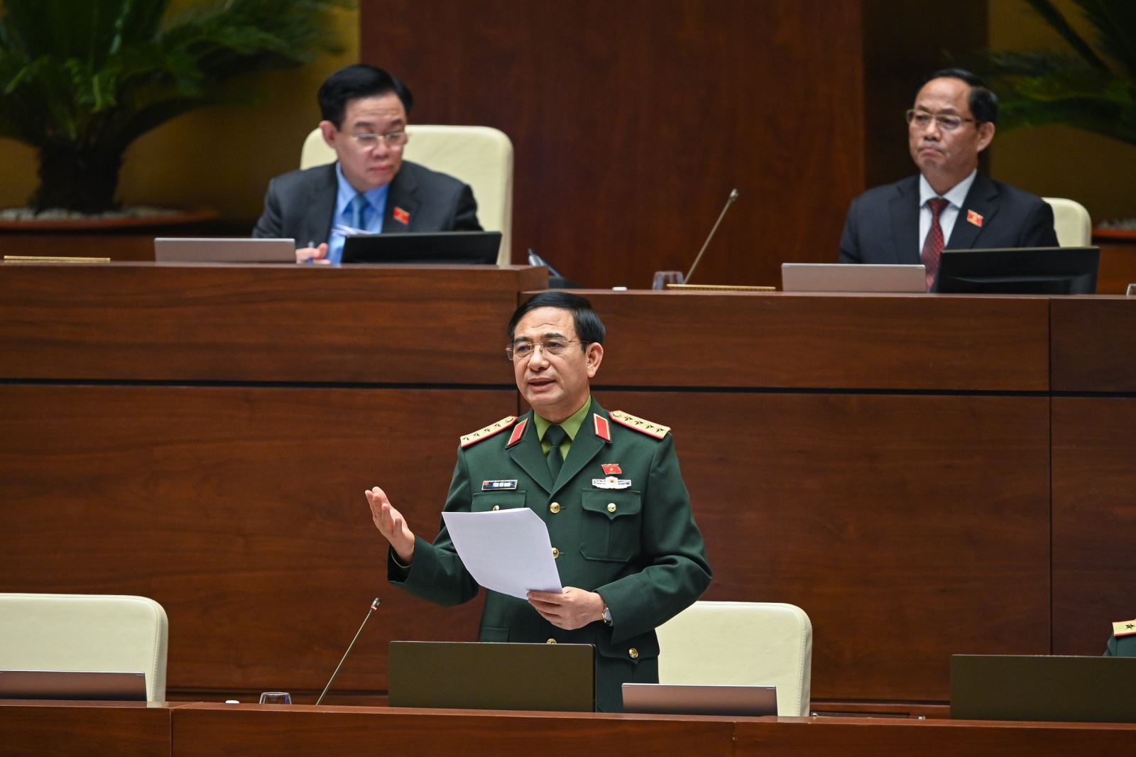 Ngày 10 11, Quốc hội biểu quyết thông qua Nghị quyết về Kế hoạch phát triển kinh tế xã hội năm 2023