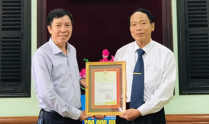 Công ty Scavi Huế ủng hộ Quỹ “Vì người nghèo” TP Huế 200 triệu đồng