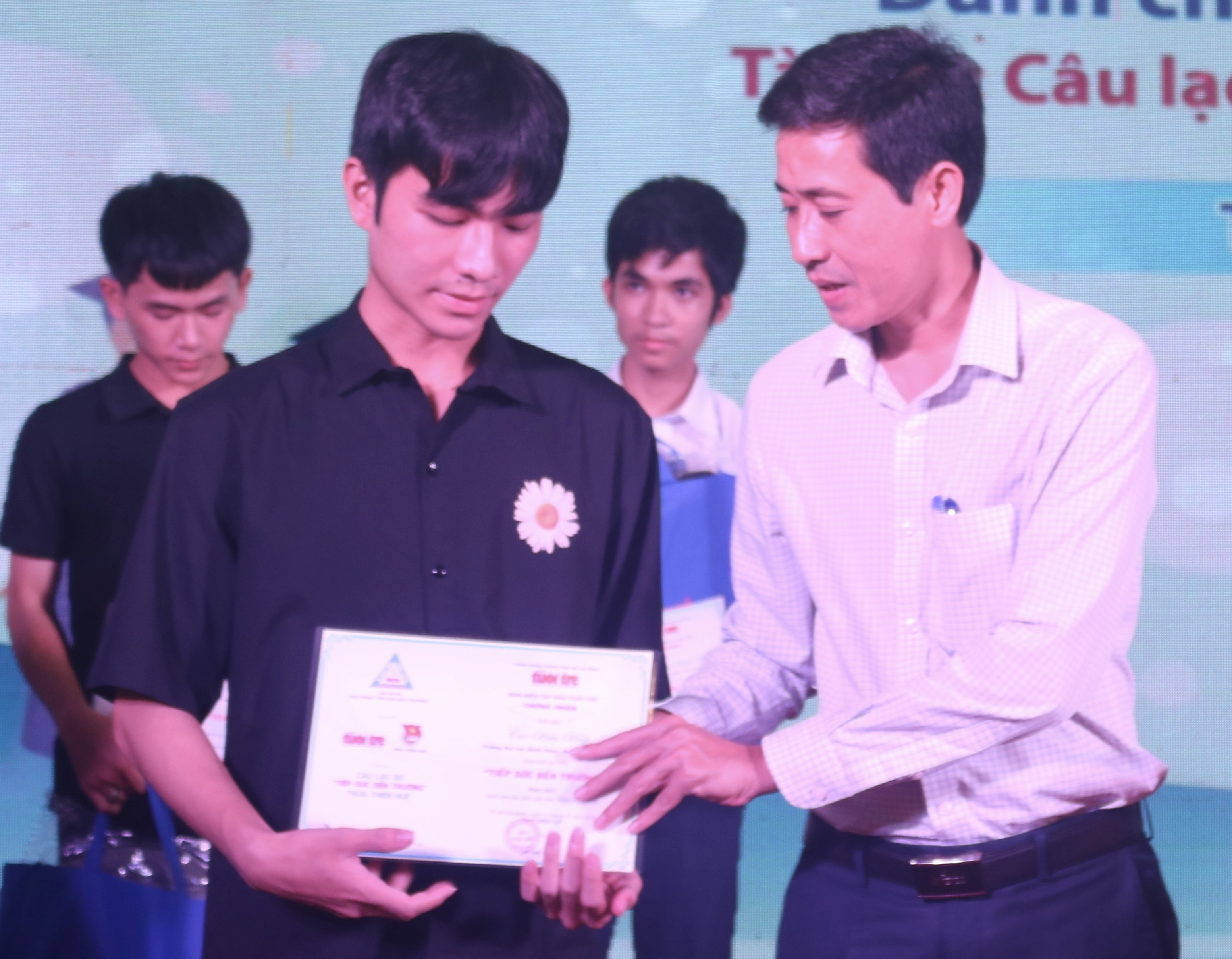 “Tiếp sức đến trường” cho 77 tân sinh viên khó khăn