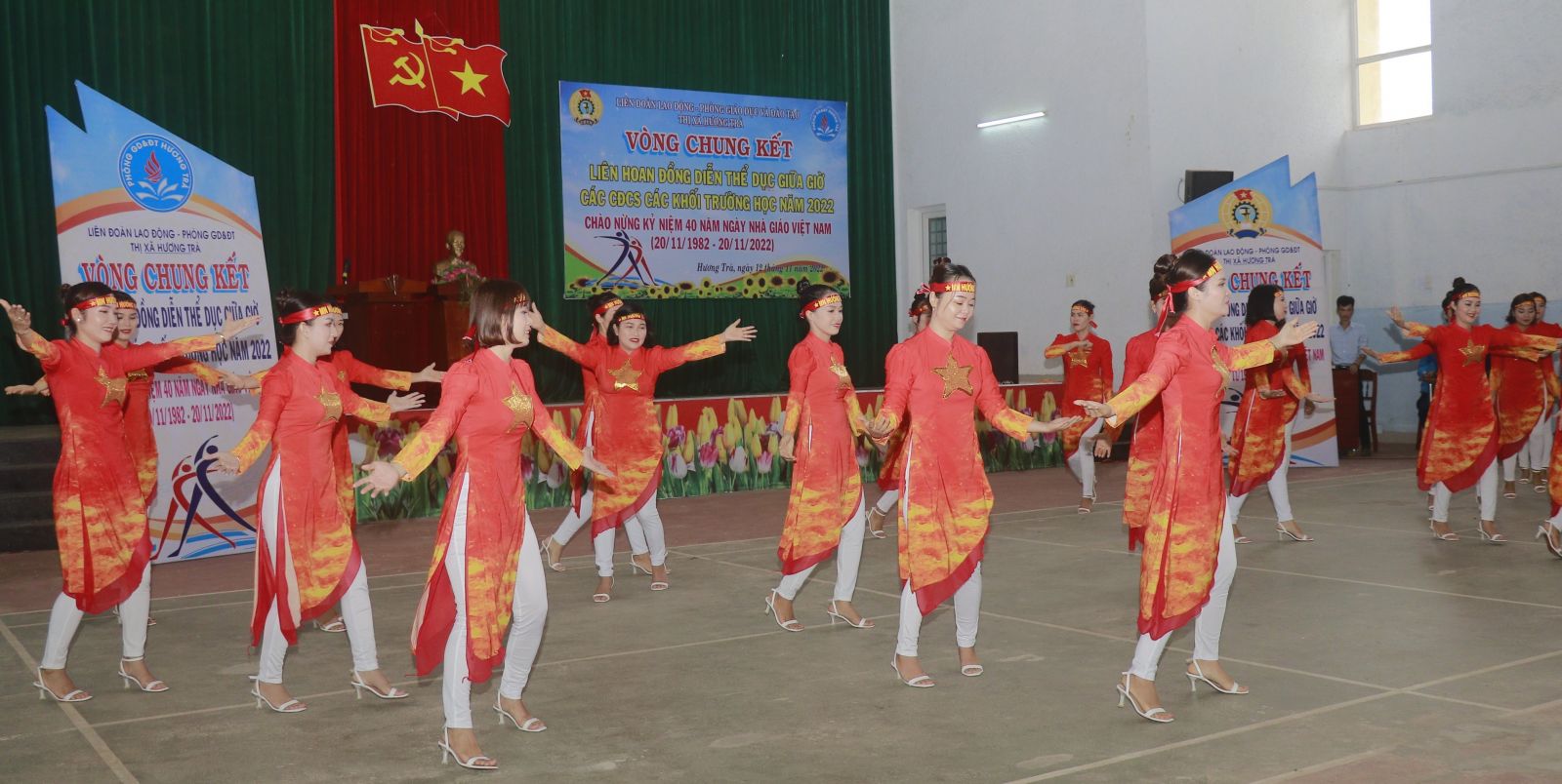 Sôi nổi hội thi đồng diễn thể dục giữa giờ của công đoàn trường học