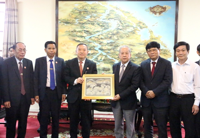 Giữ gìn, phát huy tình hữu nghị đặc biệt Việt Nam - Lào