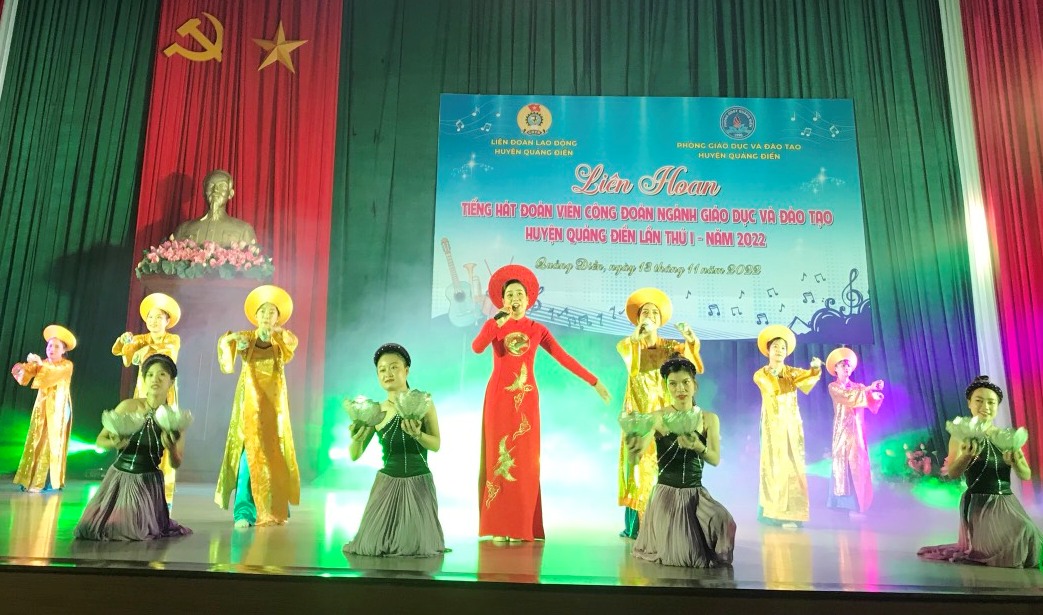 Liên hoan Tiếng hát đoàn viên Công đoàn ngành Giáo dục huyện Quảng Điền