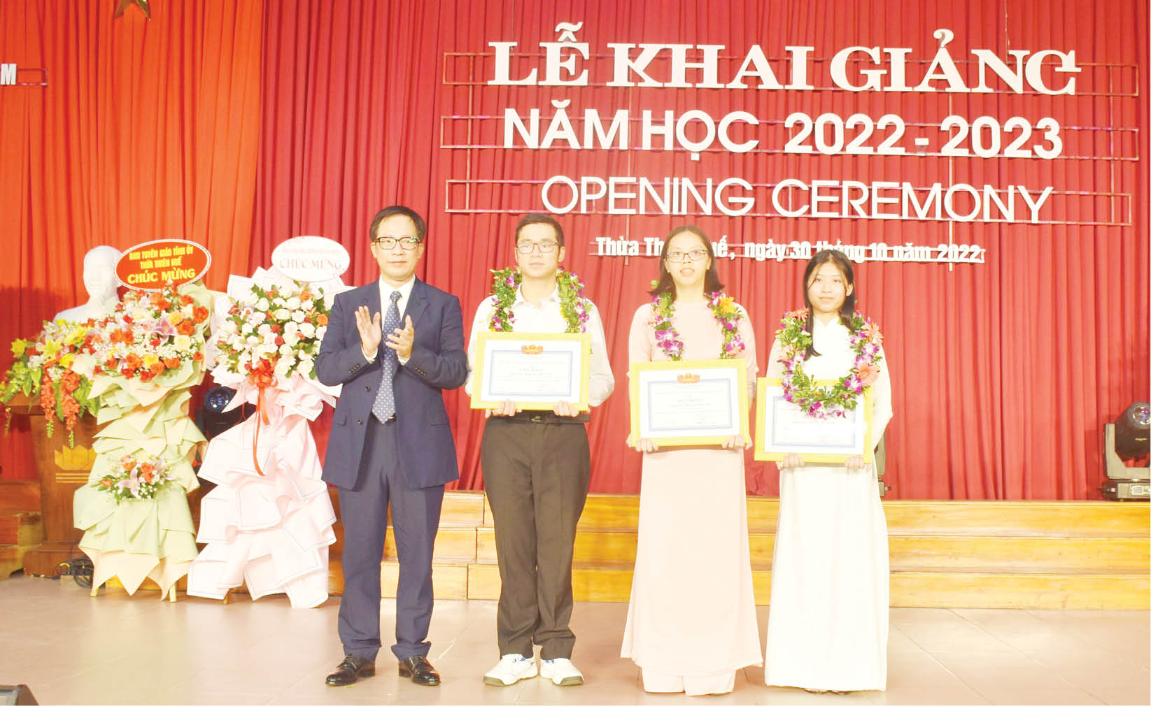 Chuyện thú vị về 3 tân thủ khoa sư phạm Huế